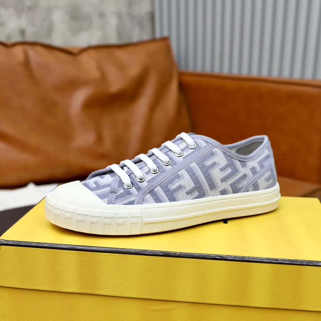 Factory price: 480 original order (couple model) Brand: FENDI Fendi 🙅‍♂️🙅‍♂️🙅‍♂️ Size: Female 35–40, Male 39-44 (45 can be customized) Grade: Official website genuine Material: Imported original LoGO fabric upper Original comfortable lining TPU wear-resistant lightweight outsole Style category: Loafers New trendy shoes Color: actual picture color